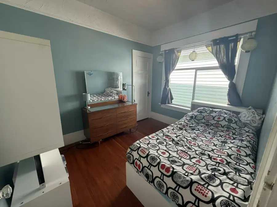 Single detached home 5