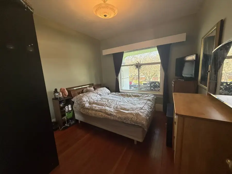 Single detached home 3